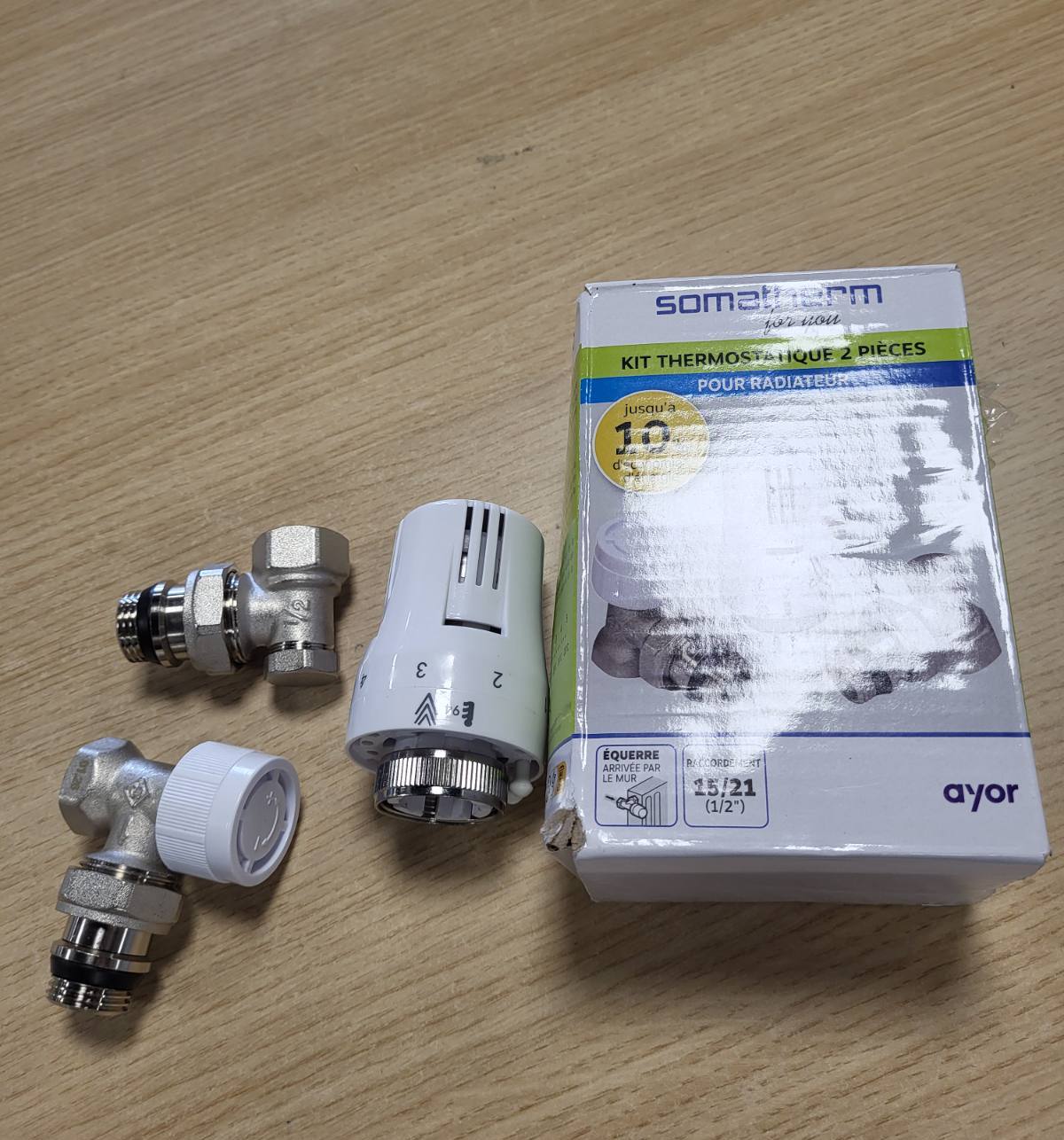 288805 - SOMATHERM Set termostatësh 2 copë, bërryl 1/2", lidhje universale M30x1.5, lidhje 15/21, guarnicion në anën e radiatorit, valvul termostatik, kënd i rregullueshëm