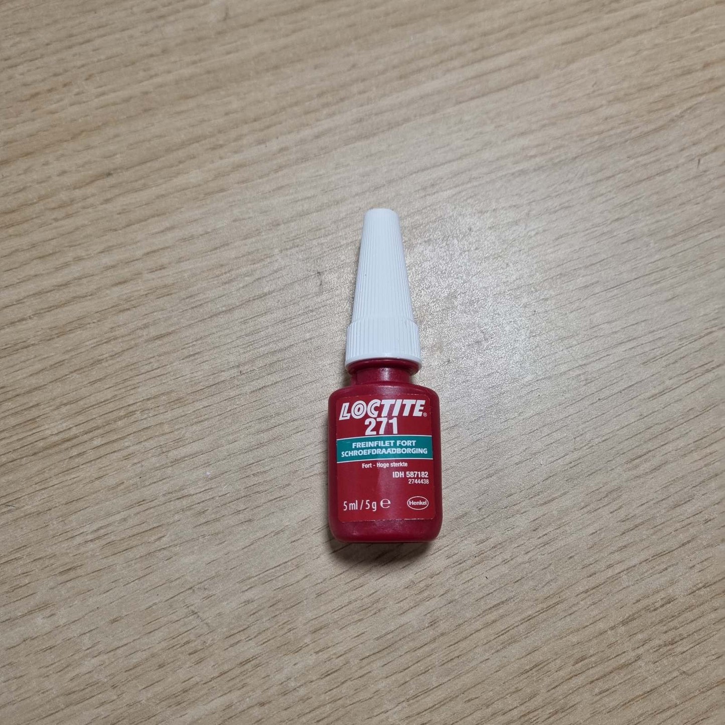 289133 - Loctite 271, mbyllës filetosh me rezistencë të lartë, mbyllës filetosh i kuq për fiksimin dhe vulosjen e elementeve të filetuara, shishe 5 ml - me pamje të kuqe