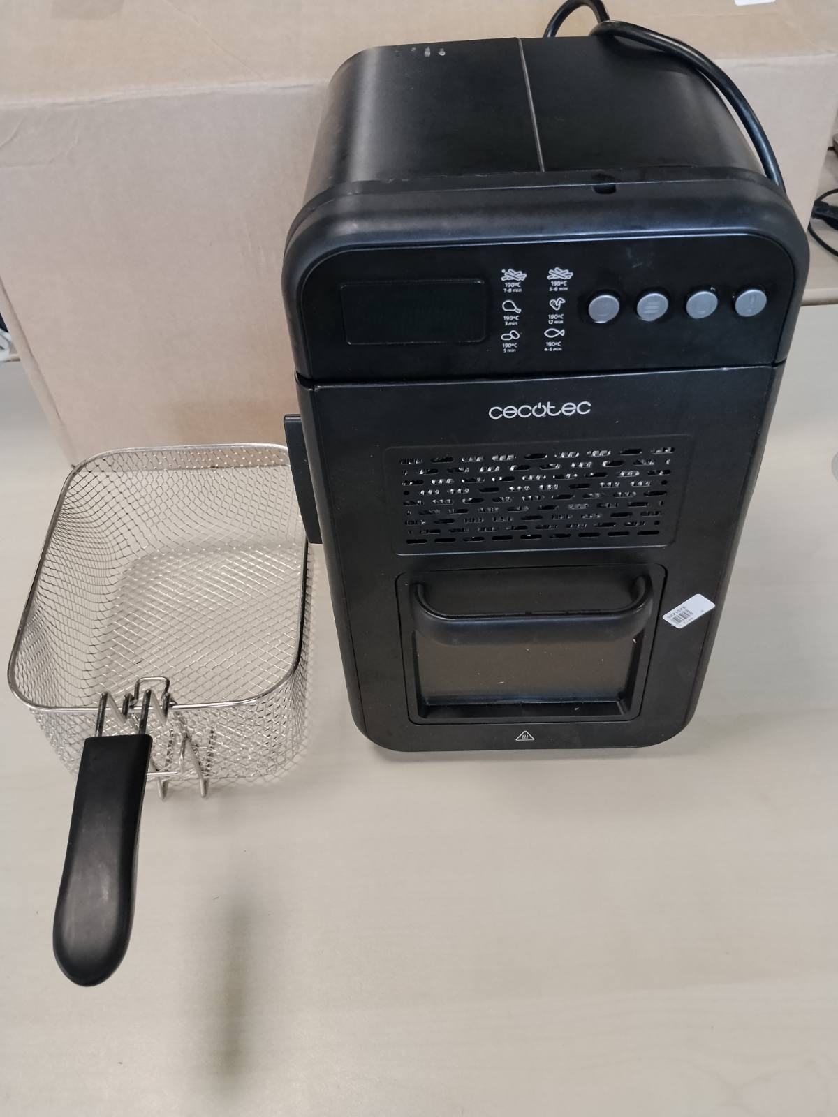 320805 - CECOTEC CLEANFRY LUXURY 4000, fritezë e thellë, kapacitet 4.2 litra, 3270 W, çelik inox i llakuar me ngjyrë të zezë, 5 programe të paracaktuara, filtër pastrues vaji