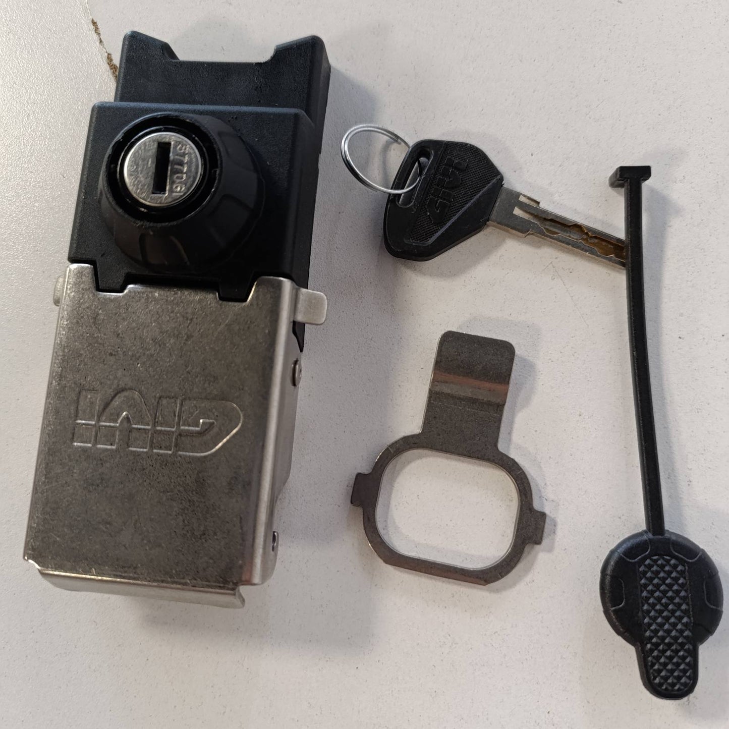 288596 - GIVI Blloku i menteshës OBK58 i montuar Z8024MR