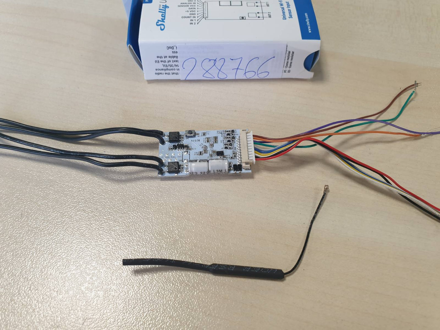 288766 - SHELLY Plus Uni - Modul i Mençur Wi-Fi me Kontakte pa Potencial, Tension i Ulët, Automatizim në Shtëpi, Nuk Kërkohet Hub, Voltmetër i Preciz, Numërues Pulsi, Ndërfaqe Sensori, Alexa dhe Google Home.