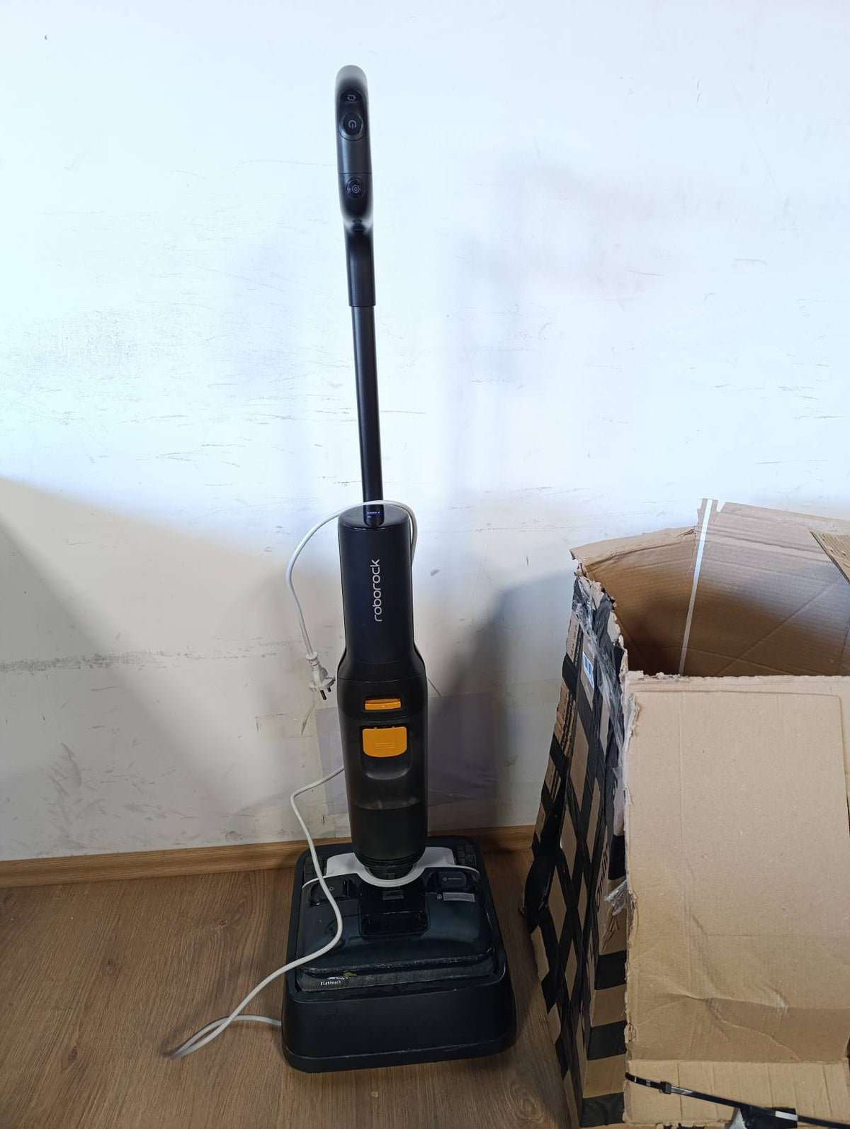 320771 - ROBOROCK Fshesë me korrent F25 XT për lagësht/të thatë, 20,000 Pa, vetëpastrim 90°C, Shtrirje 180°, Wi-Fi