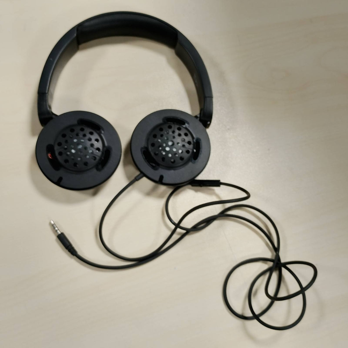 296233 - MUSICSOUNDFULLCK - Kufje me Tel Music Sound Basic, Kufje të Palosshme në Vesh me Kabllo 1.2 m që Nuk Ngatërrohet dhe Mikrofon të Integruar - Lidhës Jack 3.5 mm - E Zezë