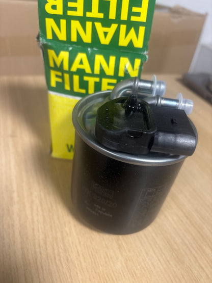 288605 - MANN-FILTER Filtri i karburantit WK 820/20 - për makina dhe furgonë