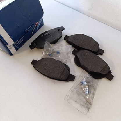 288789 - BOSCH BP375 - Fletë frenash të përparme për makina - Set me 4 fletë frenash, cilësi Bosch, i çertifikuar ECE-R90, pa bakër, reduktim i zhurmës dhe pluhurit