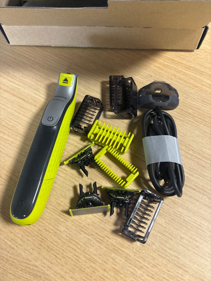 302792 - PHILIPS OneBlade QP2834/31, Makinë elektrike për prerjen e mjekrës, 360 gradë, 3 tehe, 4 krehëra (1, 2, 3, 5 mm)
