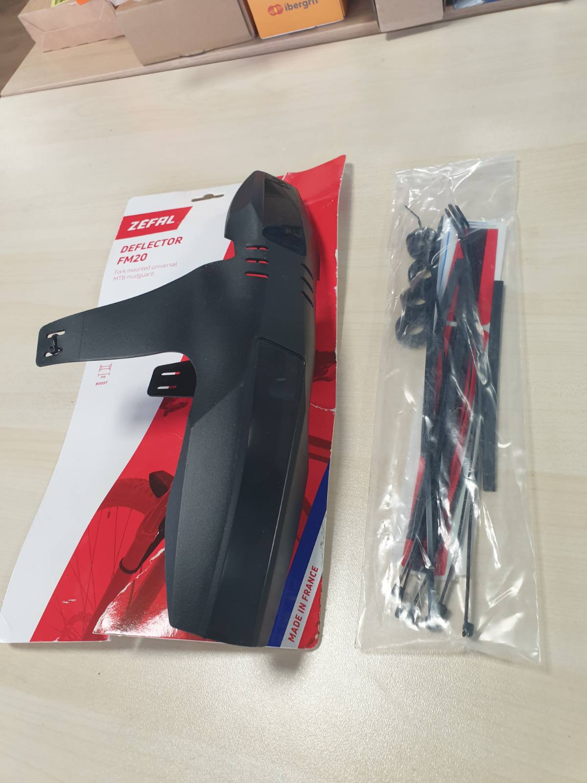 289243 - ZEFAL FM20 MBROJTËSE BALTE E PËRPARME PËR BICIKLE MALORE - E ZEZË, 26"/27.5"/29" - MBROJTËSE BALTE UNIVERSALE E PËRPARME PËR BICIKLE MALORE/DH/ENDURO/XC - PRODHUAR NË FRANCË