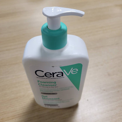 308027 - CERAVE Pastrues me xhel shkumë, Pastrues i butë për fytyrën, Teksturë xheli shkumë, Hidraton dhe largon yndyrën e tepërt, Ceramide dhe acid hialuronik, Lëkurë normale deri e kombinuar, Pa aromë