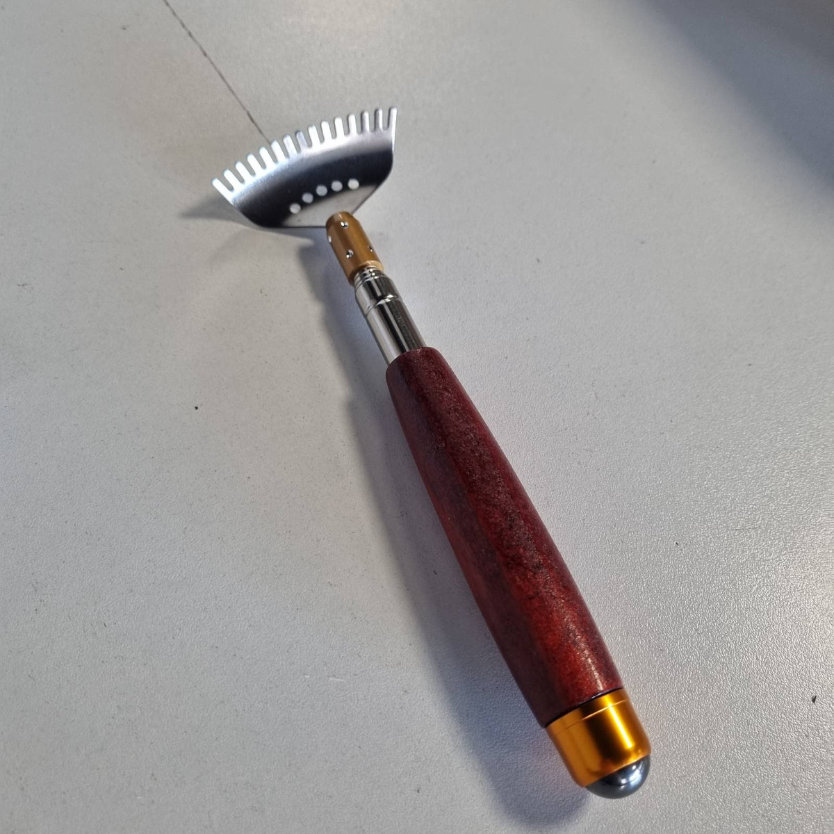 290227 - KRUARËSE SHPINE ÇELIK INOX DHE DRU, 15 DHËMBË, RUL MASAZHI, E ZGJATSHME DERI NË 51 CM