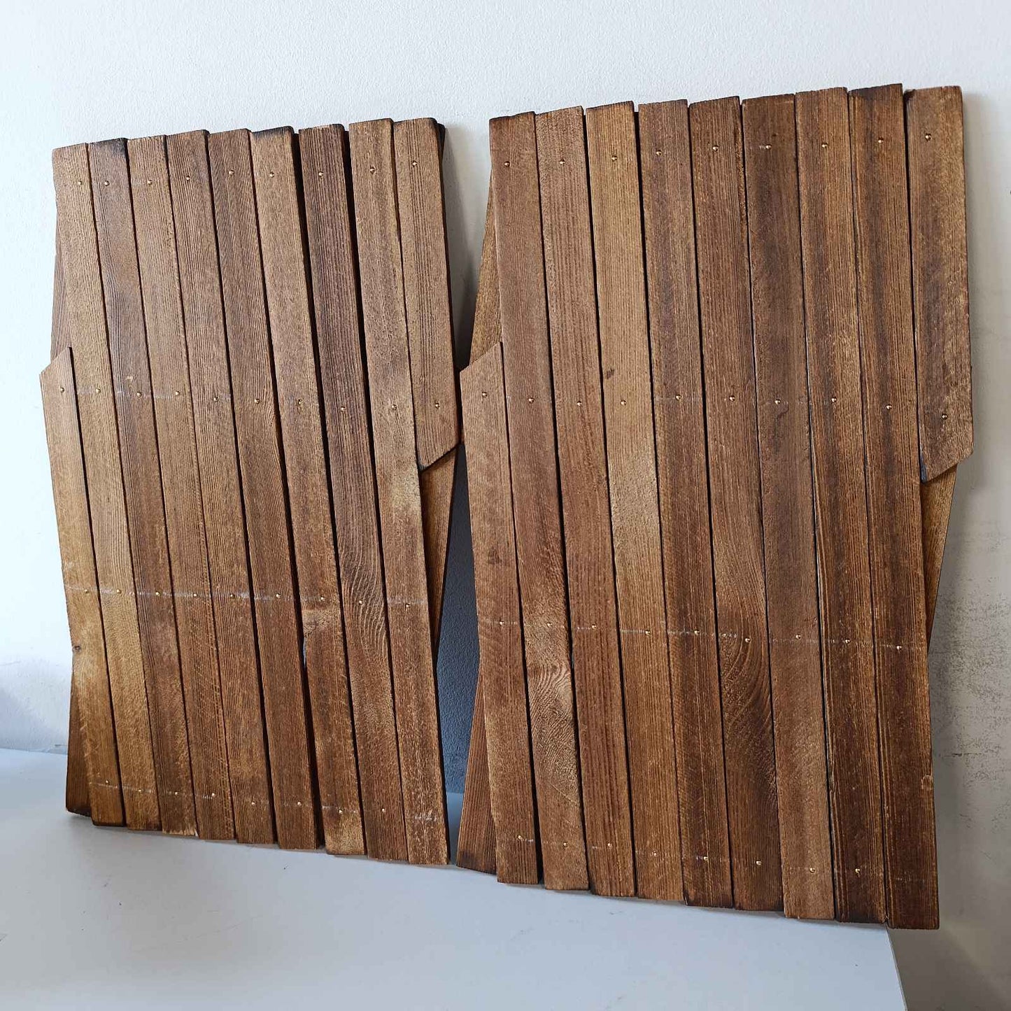 322708 - GBKDQQ Raft Druri i Zgjerueshëm, 2 Rafte Druri, Raft Kopshti, Mbështetëse Rafti, Gardh Druri, Dekorim me Gërshërë, Ngjyrë e Djegur, Dru Kedri Aromatik