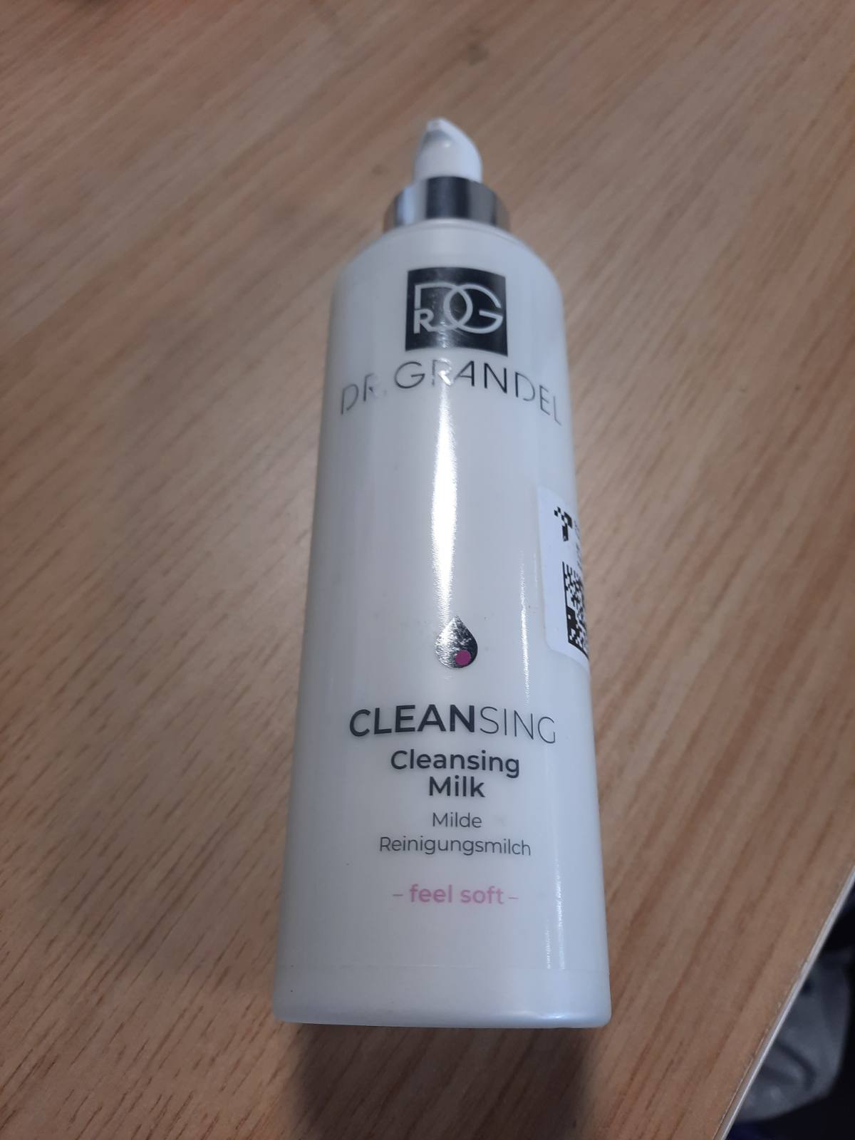 306520 - DR. GRANDEL CLEASING Milk Qumësht pastrues i butë me pantenol, 200 ml