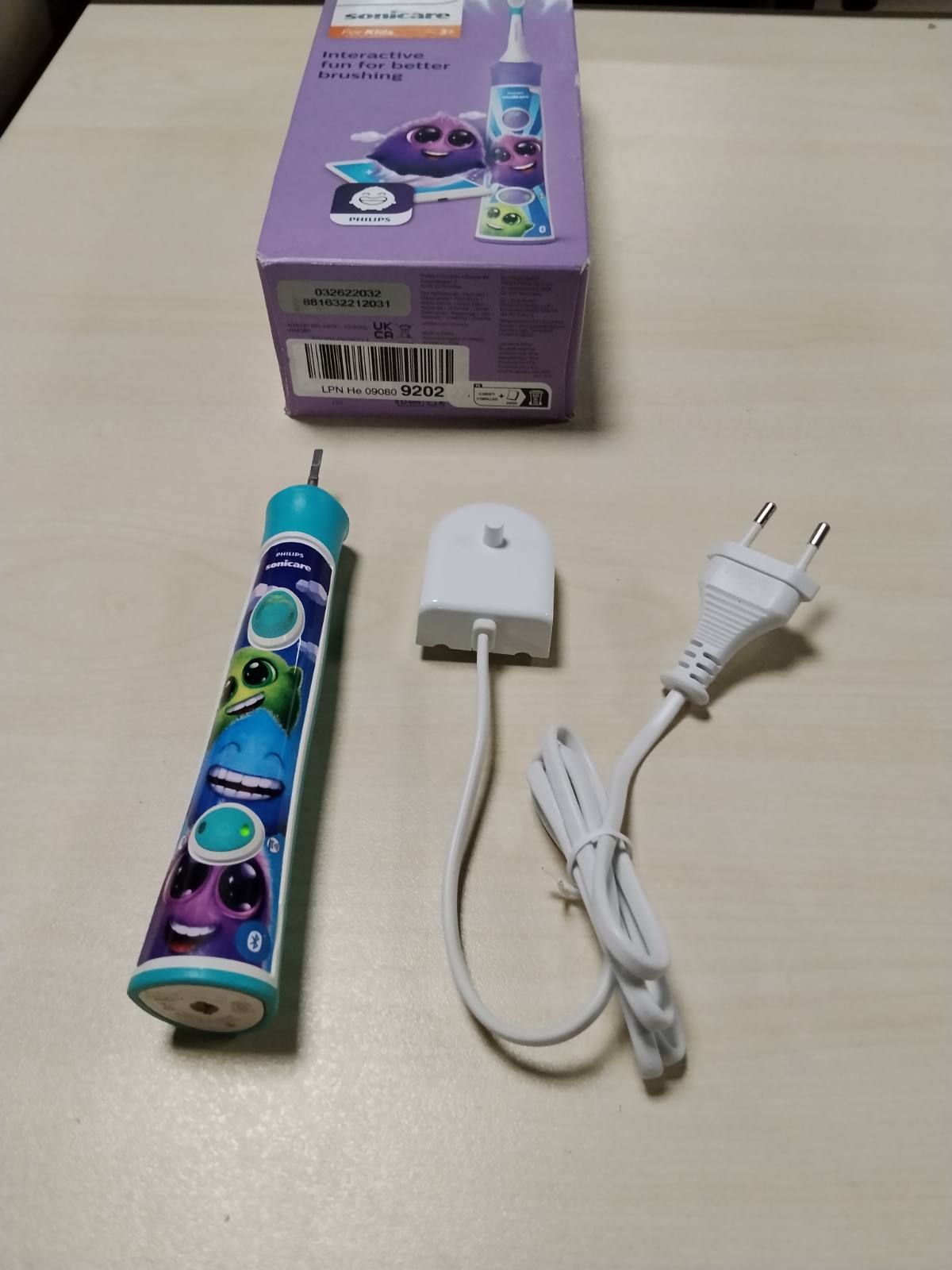 296661 - PHILIPS Sonicare For Kids, furçë dhëmbësh elektrike sonike me aplikacion, për fëmijë 3 vjeç e lart, me SmartTimer dhe QuadPacer, Blu, Modeli HX6322/12, Pesha: 150 g