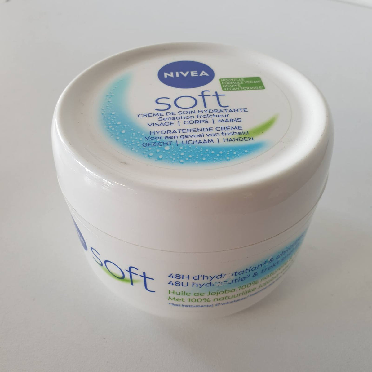297763 - NIVEA Krem hidratues Soft, 375 ml, krem trupi intensivisht hidratues, përmban vaj jojoba dhe vitaminë E