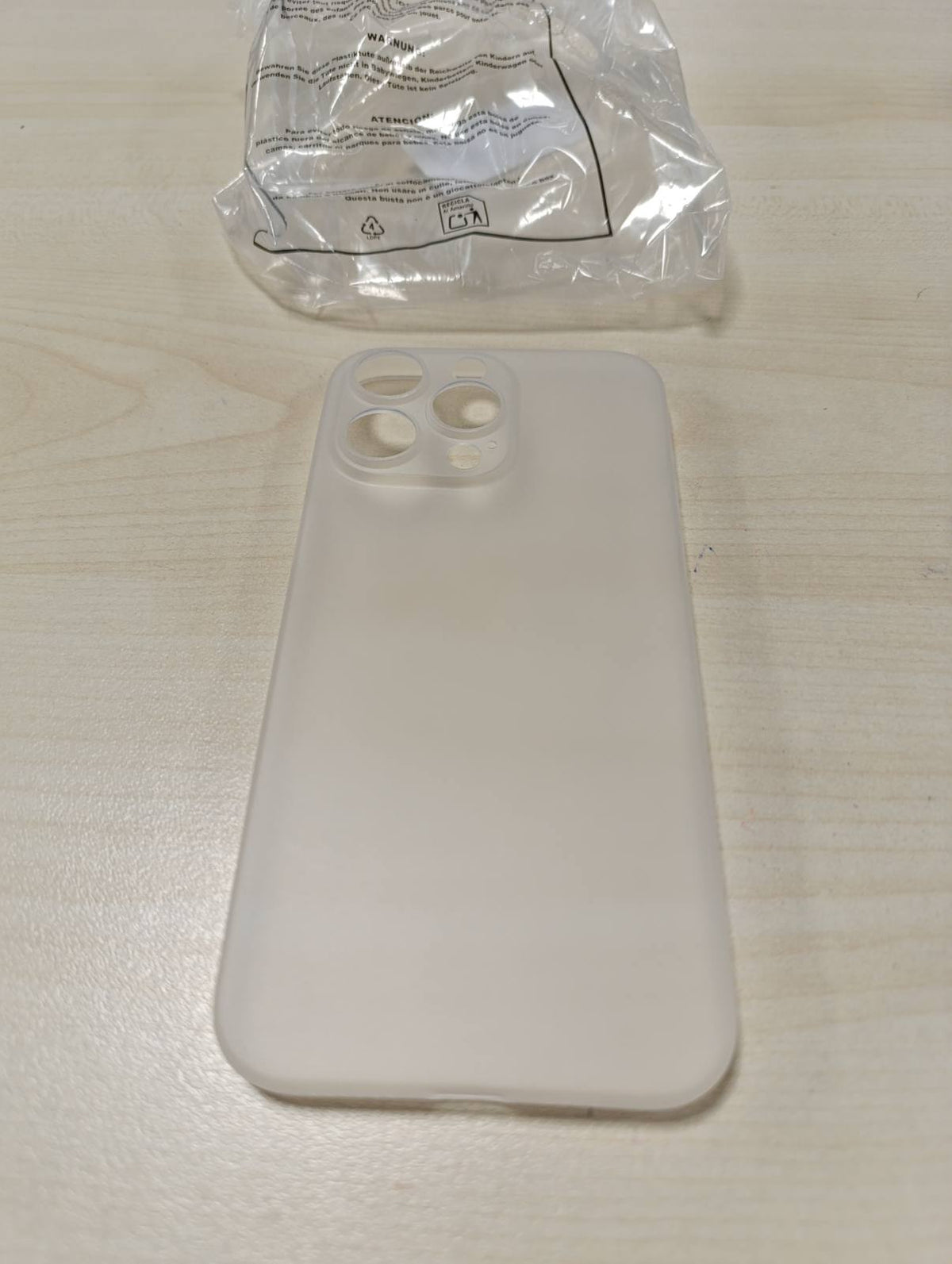 309188 - JETech Mbështjellëse ultra e hollë për iPhone 15 Pro Max, transparente