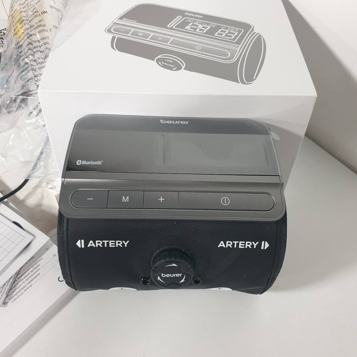 305728 - BEURER BM 81 easyLock, monitor tensioni të gjakut për krahun e sipërm, manshetë pa kabllo.