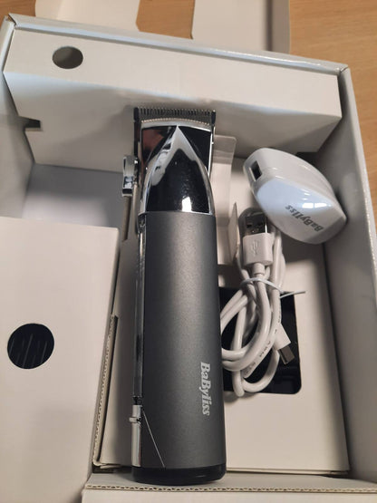 305693 - BABYLISS Makinë prerëse flokësh Super-X Metal pa tel, tehe çeliku japoneze, 10 krehëra, 2 krehëra veshësh, bateri litiumi, ekran dixhital, dorezë metalike, e zezë, E996E