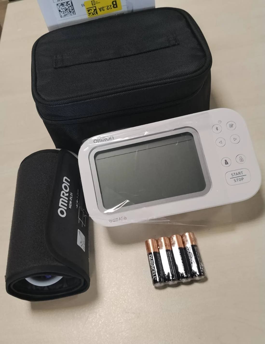 305746 - OMRON X7 SMART AFIB, monitorues i tensionit të gjakut për krahun e sipërm, 2 përdorues, 22-42 cm.