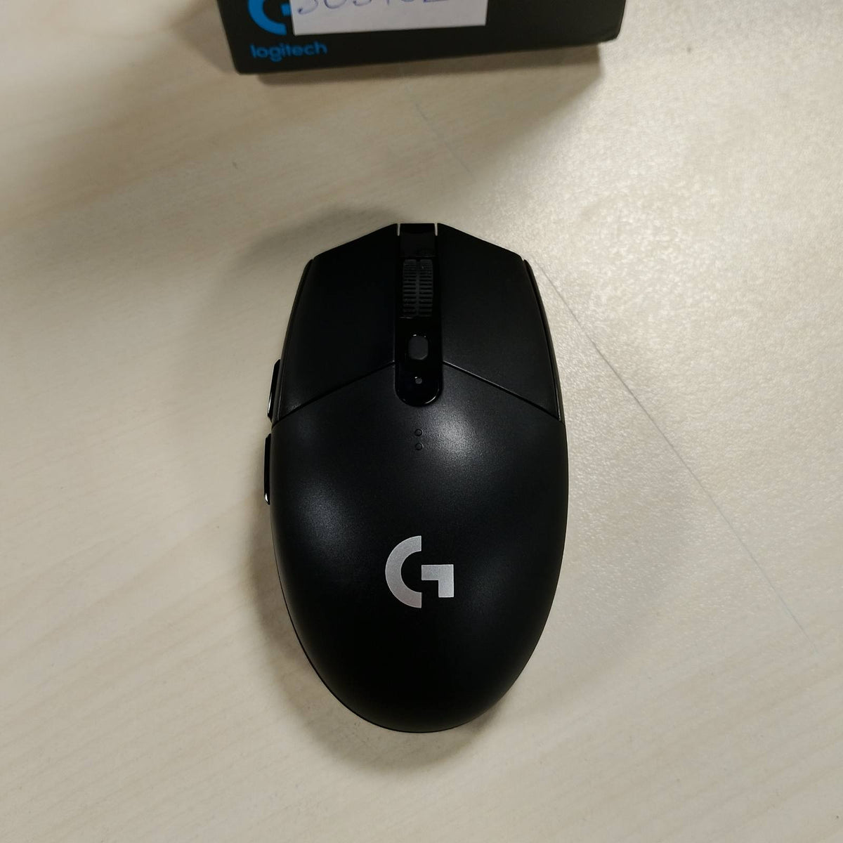 305192 - LOGITECH Maus për lojëra pa tel G G305 LIGHTSPEED, sensor HERO 12K DPI, lidhje pa tel, 6 butona të programueshëm, jetëgjatësi baterie 250 orë, i lehtë, PC/Mac - i zi