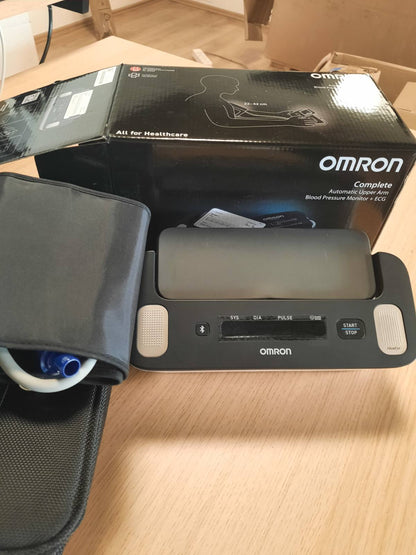 305684 - OMRON Monitor i plotë i tensionit të gjakut për krahun e sipërm me funksion EKG, 22-42 cm