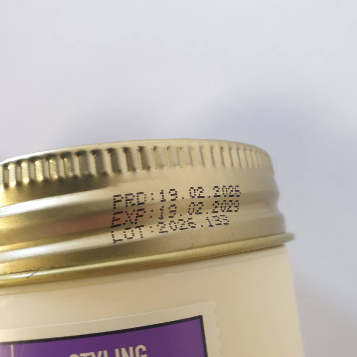 306494 - BANDIDO Aqua Wax Nr. 6 Violetta 125ml - Xhel Flokësh me Dyll për Burra