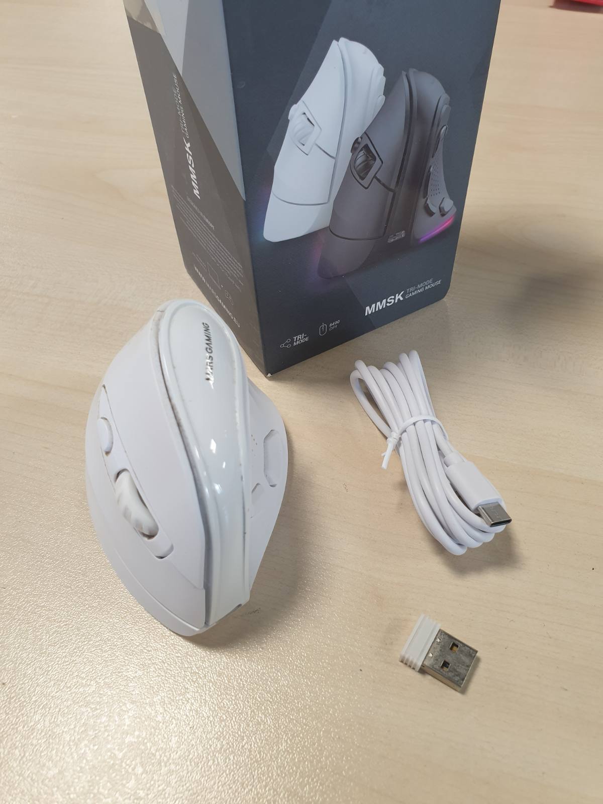308843 - MARs GAMING MM-SK Maus Vertikal Pa Tel për Lojëra, Ergonomik, Ndriçim RGB Chroma, Sensor Optik Pixart 8400 DPI, 9 Butona të Programueshëm, i Bardhë
