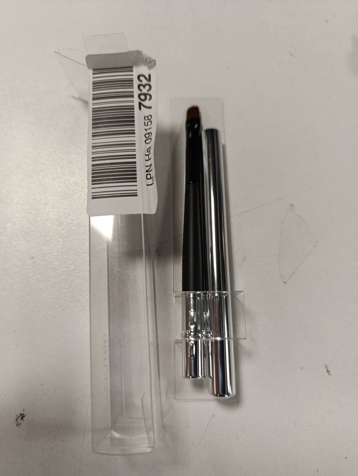 306714 - ARTDECO Furçë buzësh Cilësi Premium - 1 copë