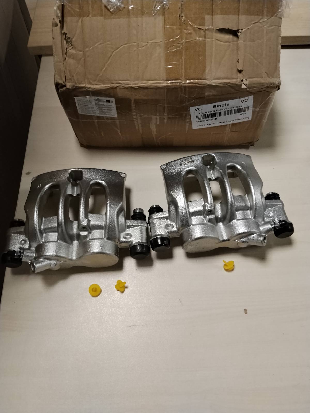 322221 - FRANKBERG 2x Kaliper Frenash Përpara Majtas Djathtas Kompatibël me Sprinter 3.5-T 3-T 4.6-T 906 Crafter 30-35 2E_ Crafter 30-50 2E_ 2F_ 2006-2019 0034208683