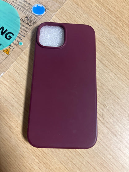 295310 - Këllëf premium prej silikoni të lëngshëm për iPhone 15, ngjyrë bordo.