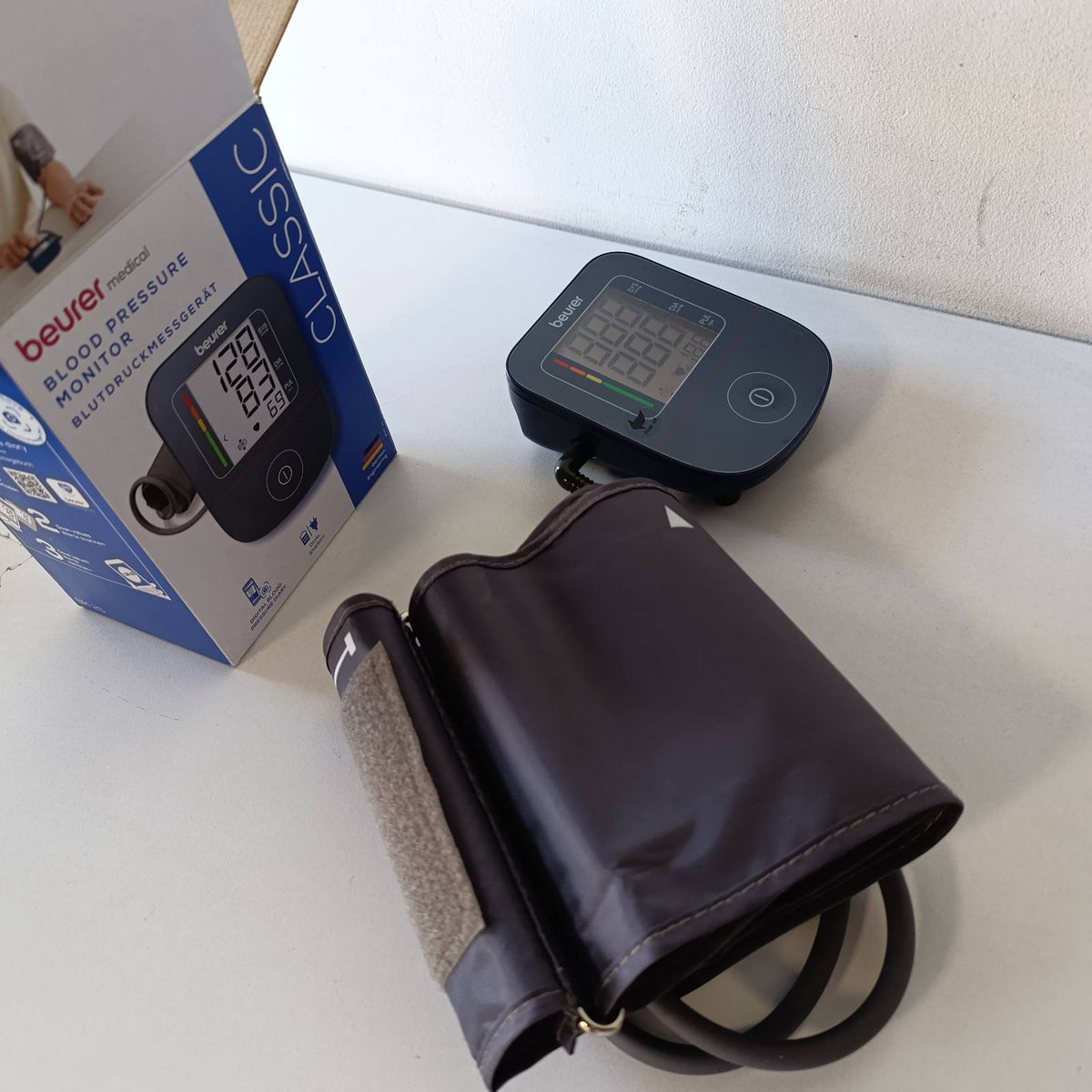 289976 - BEURER Monitor tensioni i gjakut BM 25 për krahun e sipërm, Funksionim me një buton, Matje e saktë, Zbulim i aritmisë, me port USB-C, Manshetë