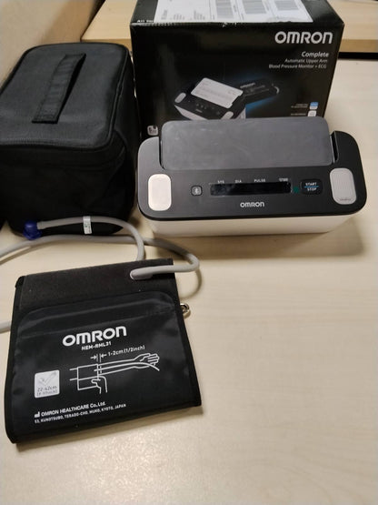 302712 - OMRON Monitor i tensionit të gjakut për krahun e sipërm me funksion EKG, 22-42 cm