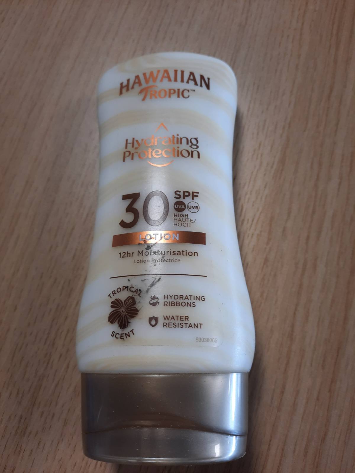 302390 - Hawaiian Tropic Locion Hidratues Mbrojtës, SPF 30, 180 ml