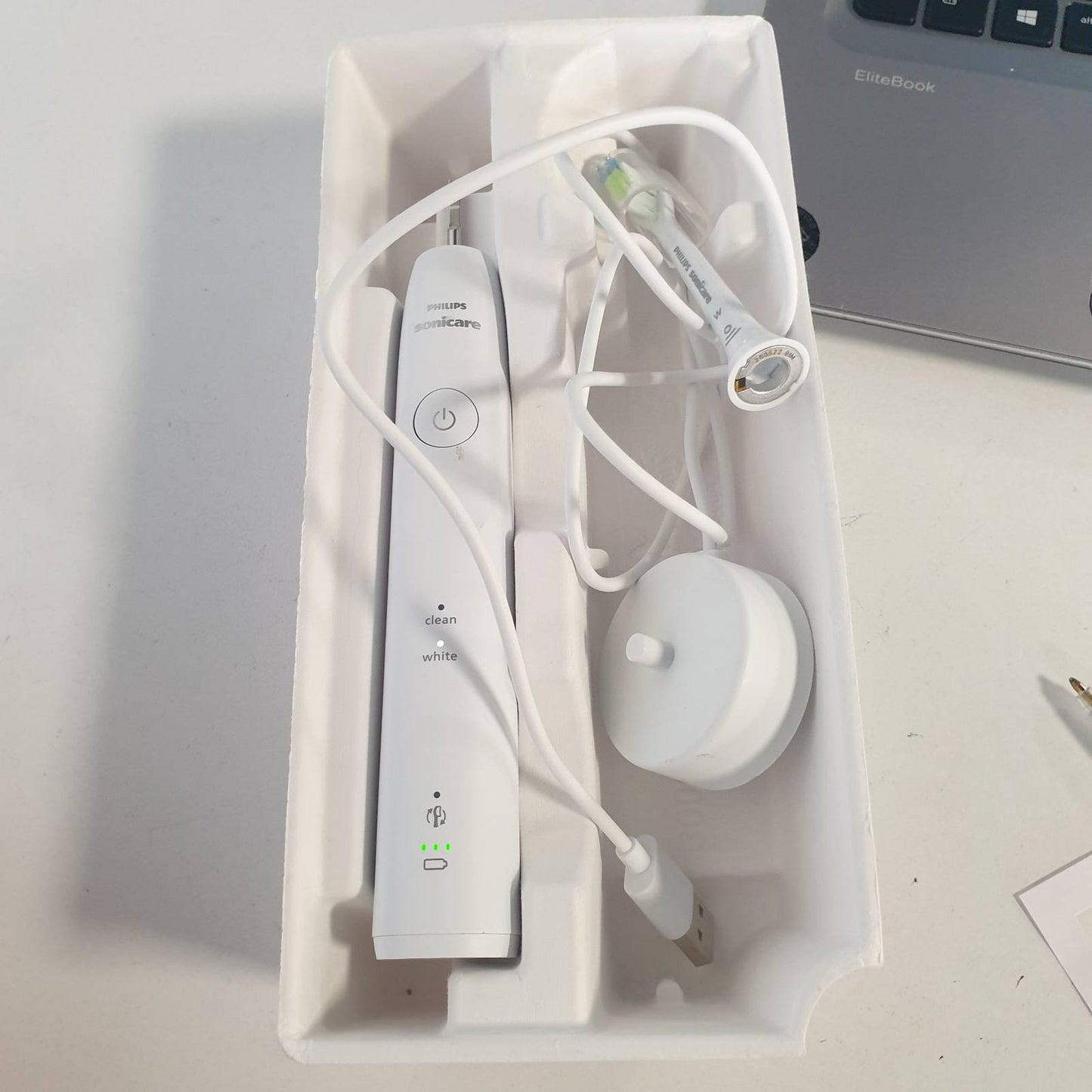 289495 - PHILIPS Furçë dhëmbësh elektrike Sonicare 5500, HX7110/01, 1 nivel intensiteti, kontroll presioni, EasyStart, SmartTimer, BrushPacer, e bardhë