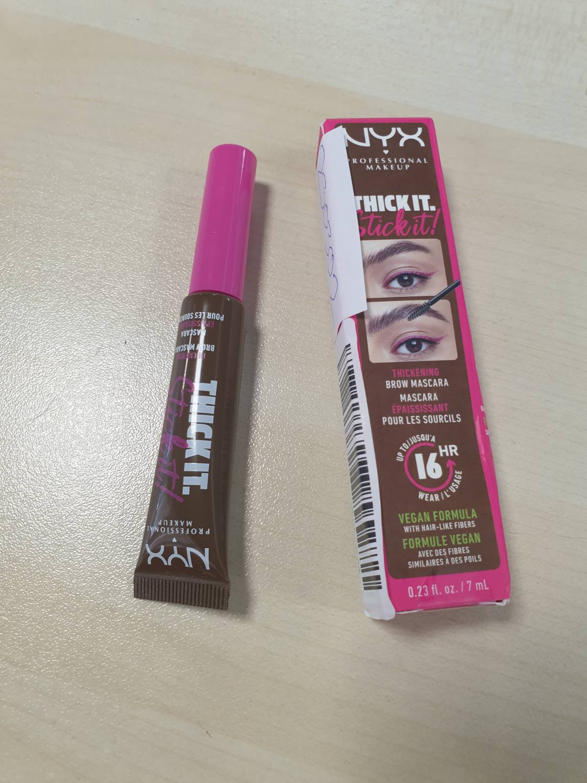 290302 - NYX PROFESSIONAL MAKEUP - Maskara për vetulla me qëndrueshmëri deri në 16 orë, Thick It. Stick It! Brow Rimel, Brunette (Blu e Ngjyrë)