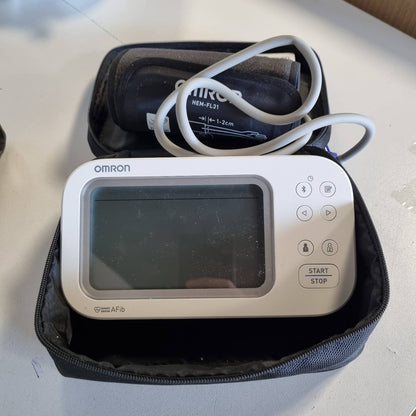 301669 - OMRON Monitorues i tensionit të gjakut për krahun e sipërm X7 Smart AFib me aplikacion, 2 përdorues, 22-42 cm