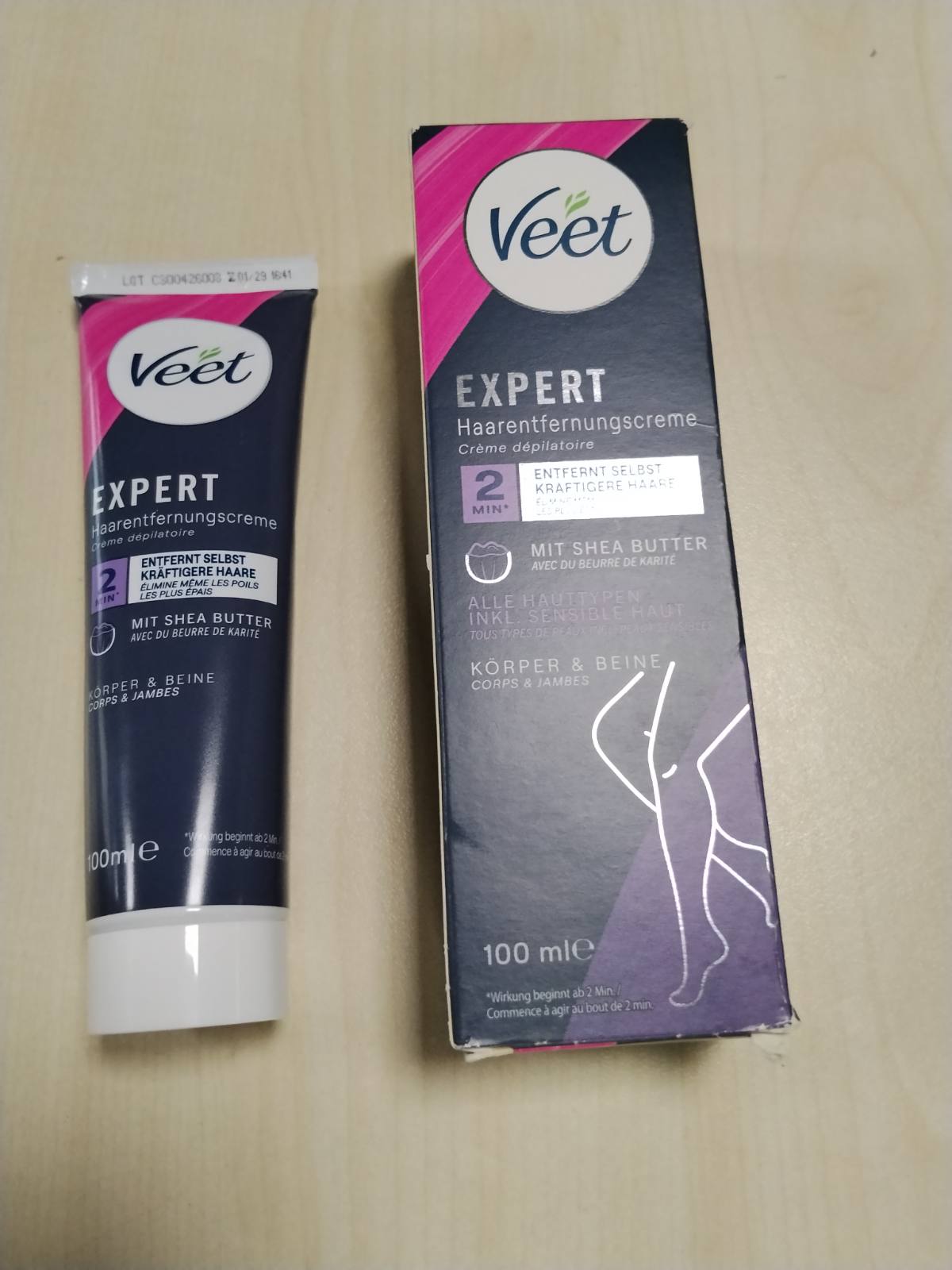 290523 - VEET Krem për heqjen e qimeve Expert për trup dhe këmbë, lëkurë e ndjeshme, 100 ml