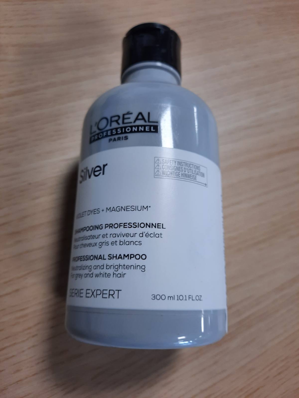 321518 - L'OREAL PROFESSIONNEL Shampo kundër zverdhjes së argjendtë 300 ml - për Burra dhe Gra, me pigmente vjollce për flokë gri dhe të bardhë