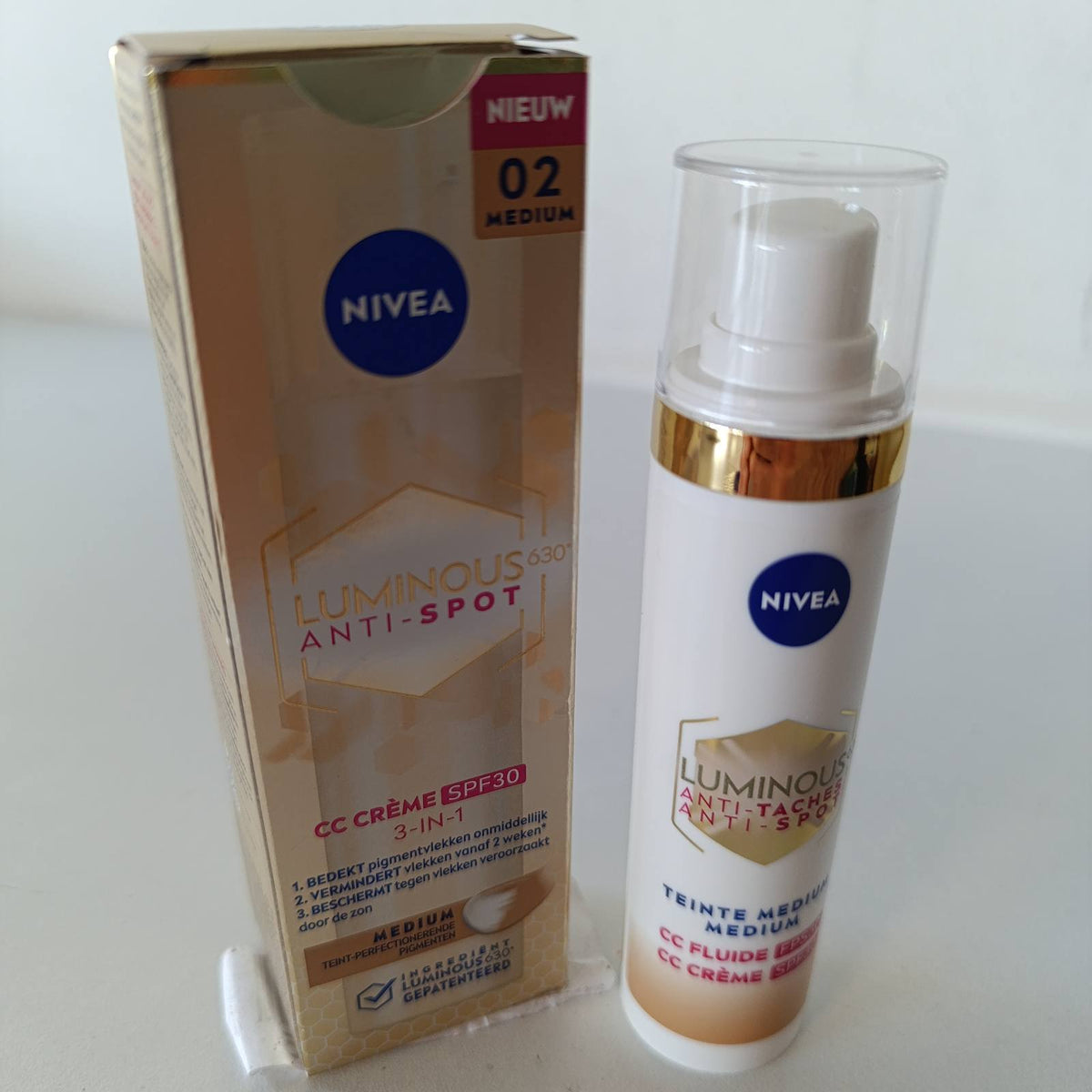 302114 - NIVEA Luminous 630 CC Krem i lëngshëm SPF30, 40ml, për njolla të errëta, nuancë mesatare, kujdes për fytyrën