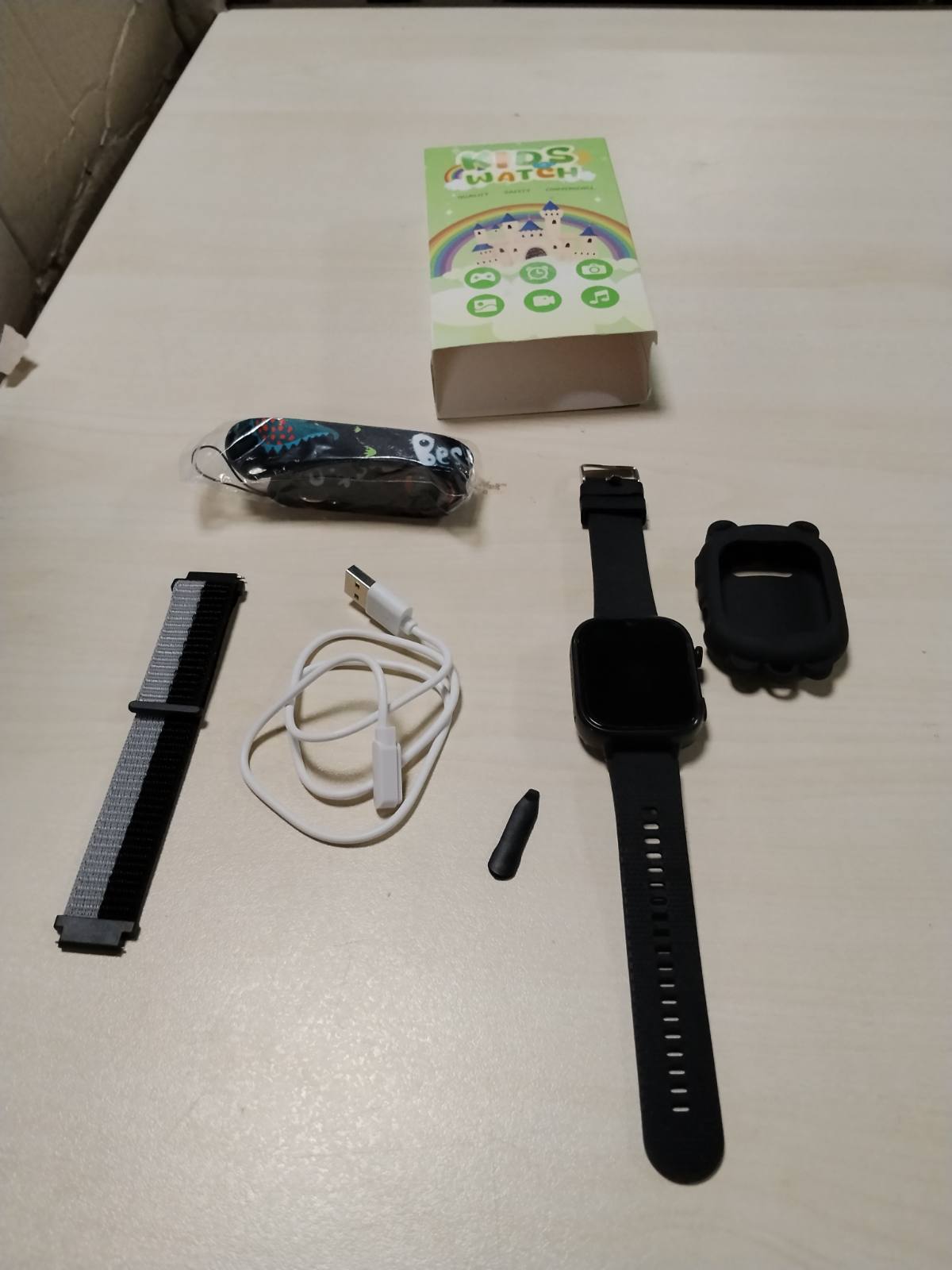 309575 - OKYUK Orë inteligjente 4G për fëmijë, me GPS dhe telefon, Orë dore për djem dhe vajza, me thirrje video, mesazhe, modalitet shkolle, funksion SOS, kamerë dhe pedometër (e zezë)