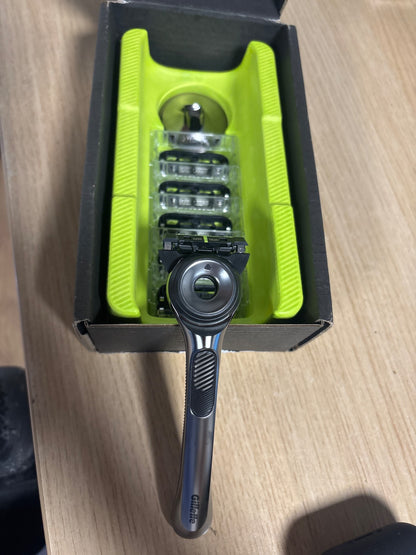 289615 - GILLETTE LABS BRISKË PËR BURRA, ME 5 FISHEKË ZËVENDËSUES, GRI