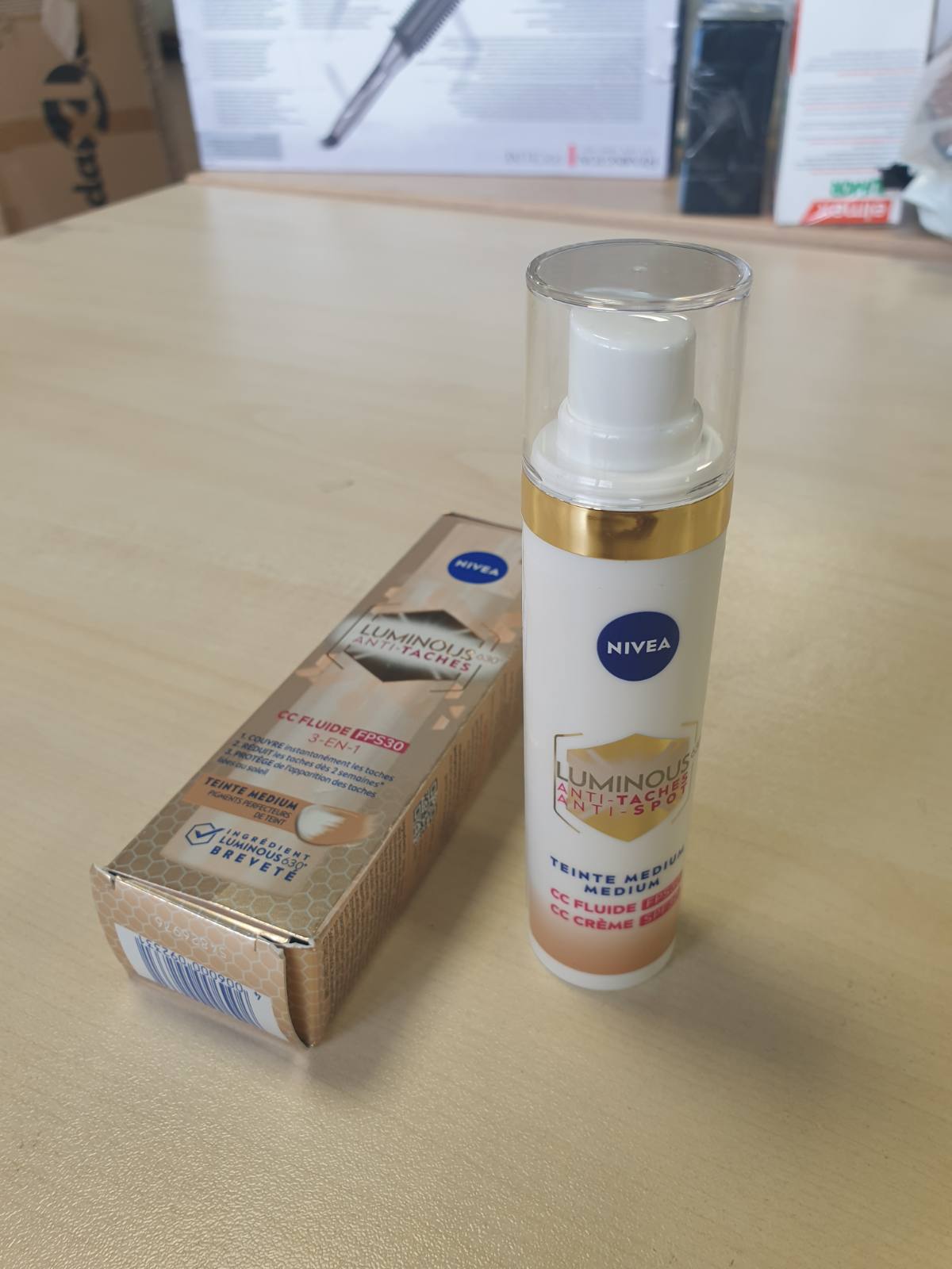 289941 - NIVEA - Luminous 630 CC Krem i lëngshëm kundër njollave të errëta SPF30, 40ml, kujdes për fytyrën me ngjyrë kundër shenjave të plakjes