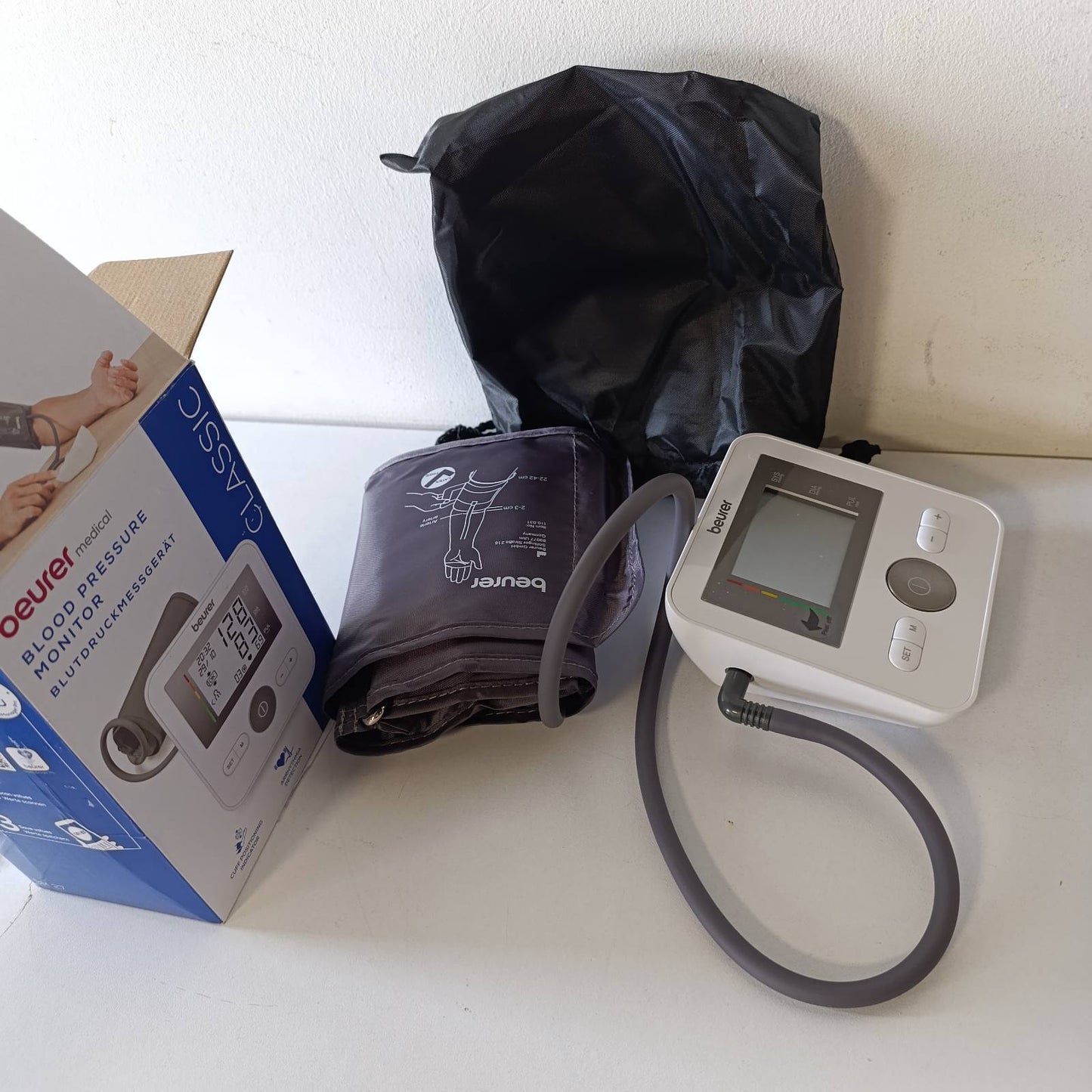289769 - BEURER Monitor tensioni i gjakut BM 27, për krahun e sipërm, manshetë 22-42 cm, i validuar klinikisht, tregues rreziku, zbulim i aritmisë, transferim të dhënash në Apple Health.