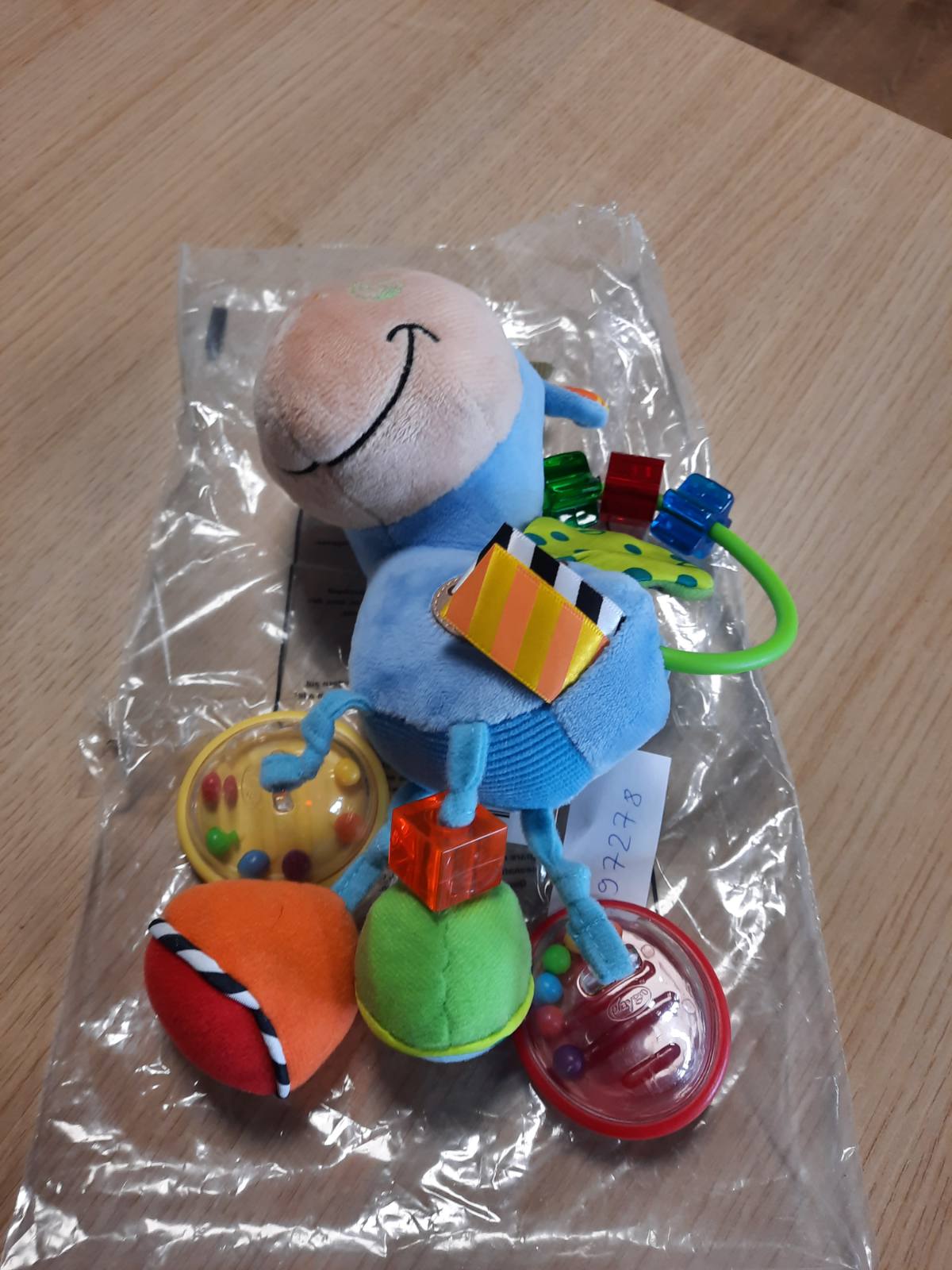 297278 - Lodër Pelushi Playgro me Rrahje - Lodër Kapëse për Foshnje - Lodër Edukative, nga 3 muajsh, pa BPA, Kuti Lodrash Playgro me Kapëse Kali, Madhësia: 15 x 6 x 20 cm