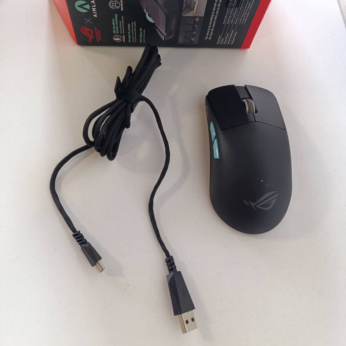 309504 - ASUS ROG Harpe Ace Aim Lab Edition - Maus pa tel për lojëra ultra i lehtë 54g - Sensor ROG Aimpoint 36,000 DPI, Lidhshmëri me tre mënyra, Pesë butona të programueshëm