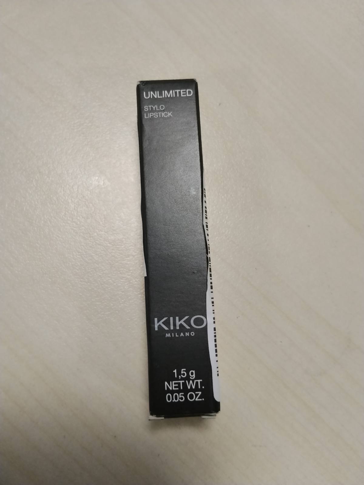 290380 - KIKO MILANO Buzëkuq Kremor Unlimited Stylo 04, qëndrim deri në 10 orë