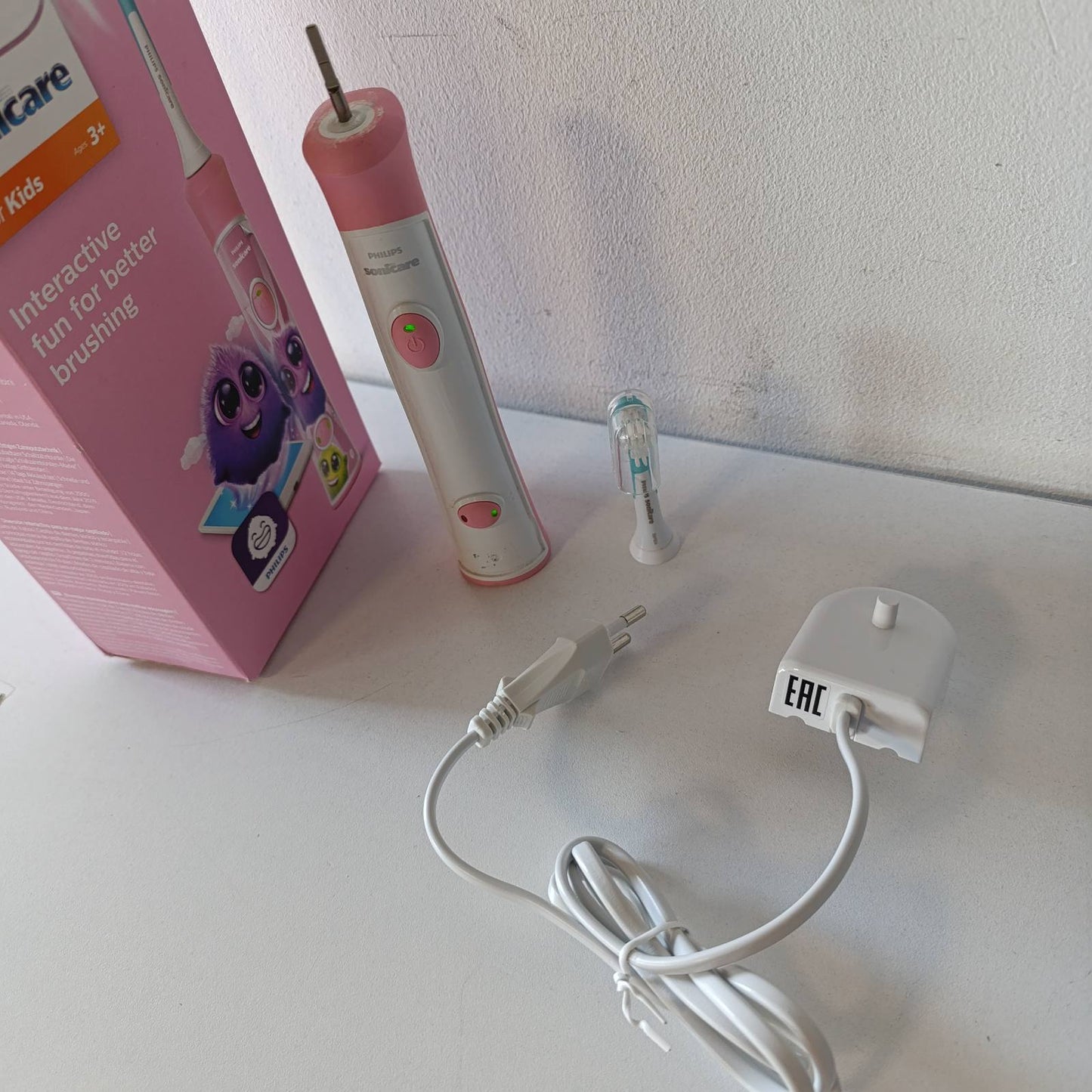 321103 - PHILIPS Sonicare HX6352/42, Furçë dhëmbësh elektrike sonike për fëmijë 3 vjeç e lart, me aplikacion, rozë