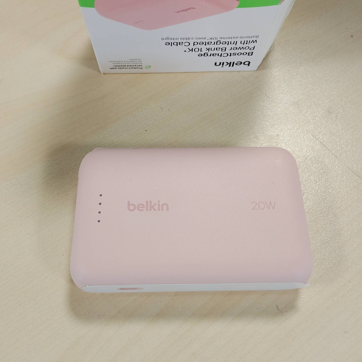 295881 - BELKIN Bankë energjie 10000mAh, kabllo e integruar USB-C – Rozë