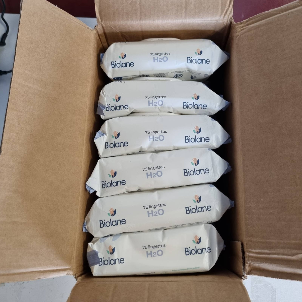 296791 - BIOLANE Peceta me ujë për foshnje, 900 peceta, Pako me 12 x 75, Pastrim i butë dhe efektiv, Nuk kërkon shpëlarje, Që nga lindja