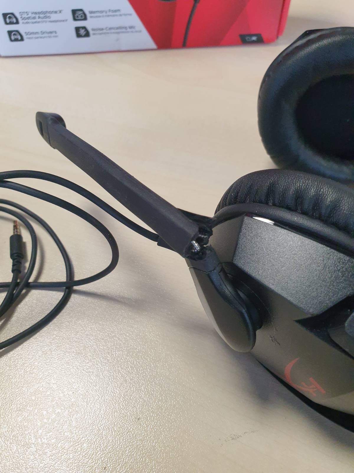 308803 - HYPERX Kufje për Lojëra Cloud Stinger, 53 mm, Tingull Surround 7.1, Mikrofon me Flip-to-Mute, Lidhje USB dhe 3.5 mm, E Zezë