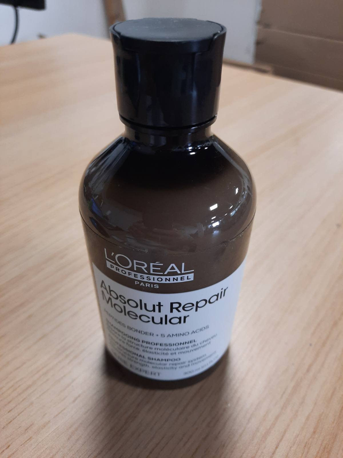 307626 - L'ORÉAL PROFESSIONNEL Shampo për flokë të dëmtuar, riparim thellë molekular, lidhës peptidesh dhe 5 aminoacide, Serie Expert, 300 ml