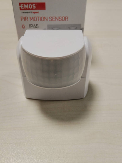 314562 - EMOS - Detektor Lëvizje me infra të kuqe, i papërshkueshëm nga uji, rreze veprimi 12 M, Ndjeshmëri 3-2000 lux, kënd Zbuilimi 180, Koha e Ndërrimit nga 10 sekonda deri në 15 minuta, 230 V për montim në Sipërfacë